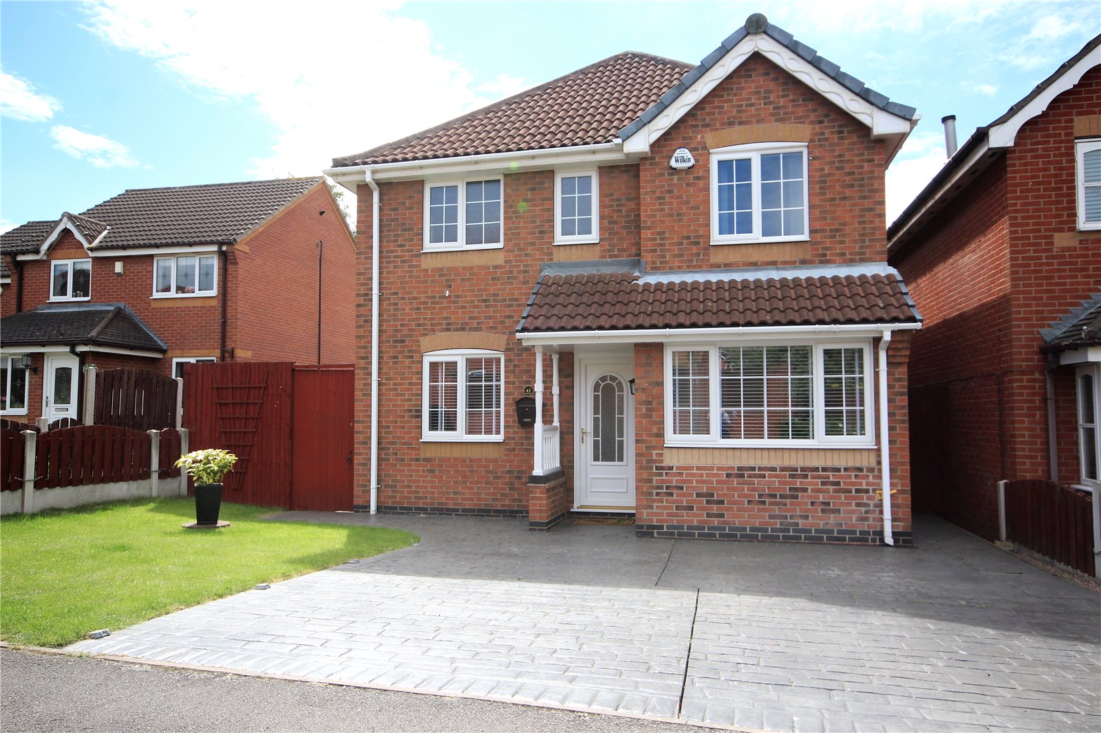 Whitegates Barnsley 3 bedroom House SSTC in Field Drive, Cudworth, Barnsley