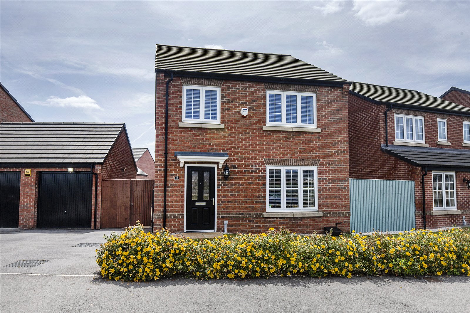 Whitegates Pontefract 4 bedroom House SSTC in Colliers Road