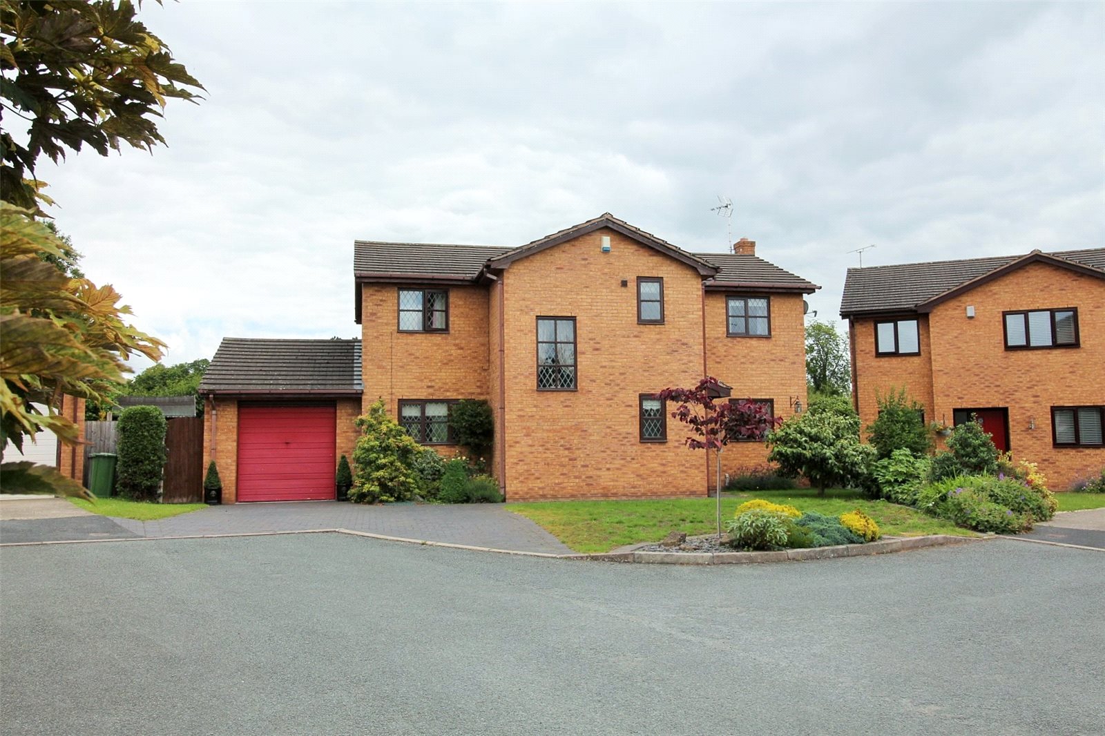 Whitegates Wrexham 4 bedroom House SSTC in Ffordd Ystrad, Coed Y Glyn