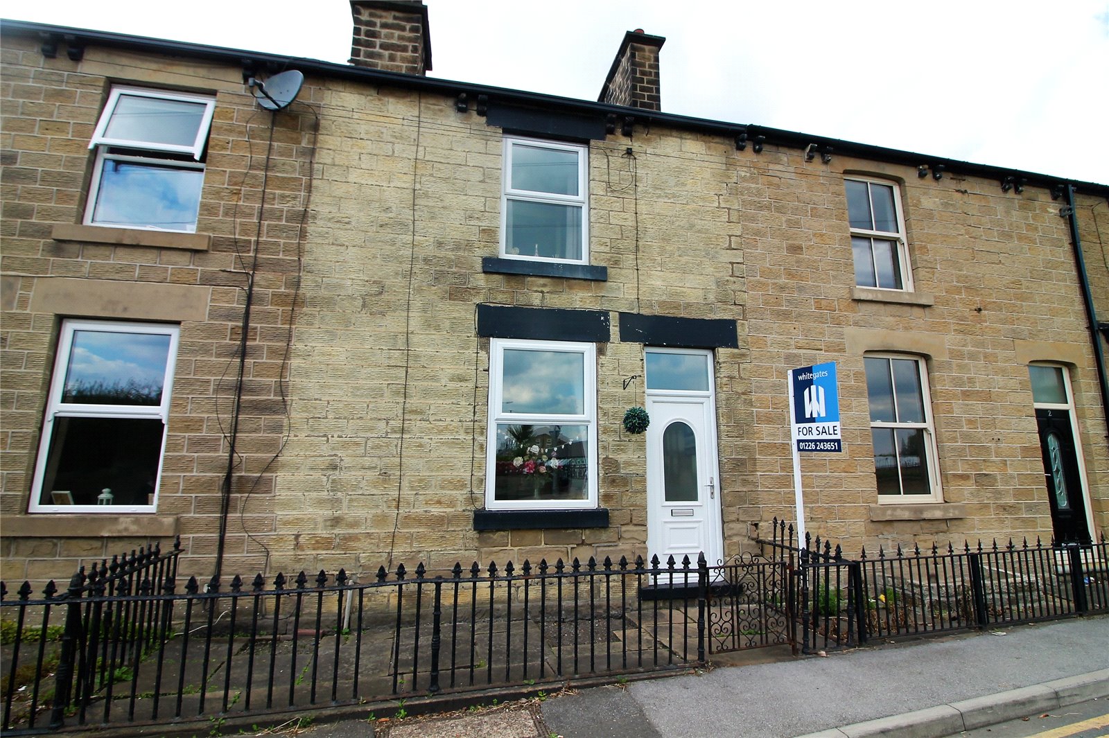 Whitegates Barnsley 2 bedroom Cottage SSTC in Green Road, Dodworth