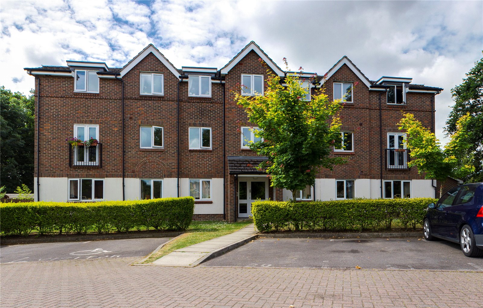 Parkers Spencers Wood 2 bedroom Flat SSTC in Beatty Rise, Spencers Wood