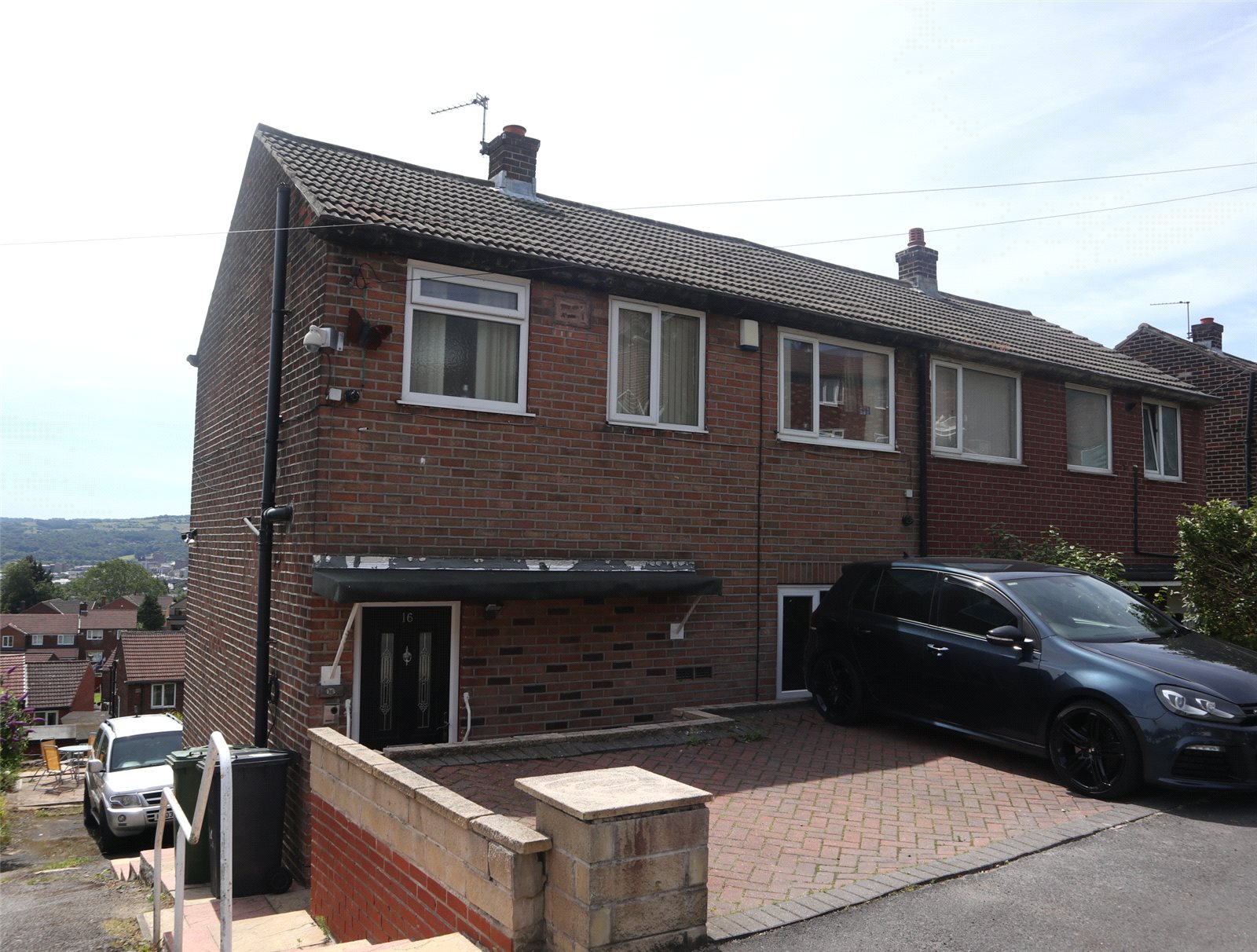 Whitegates Huddersfield 3 bedroom House SSTC in Knaresborough Drive