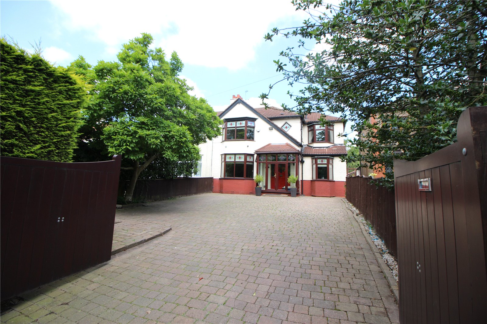 Whitegates Huyton 3 bedroom House For Sale in Roby Road, Huyton, Liverpool