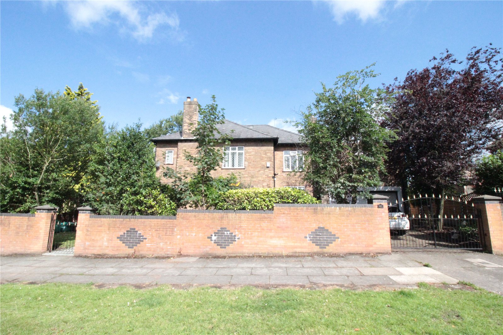 Whitegates Woolton 7 bedroom House To Let in Beaconsfield Road Woolton