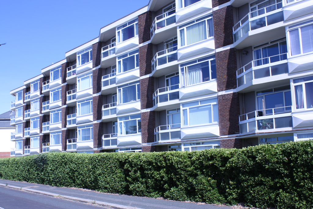 Martin & Co Bognor Regis 2 bedroom Apartment SSTC in Marine Park