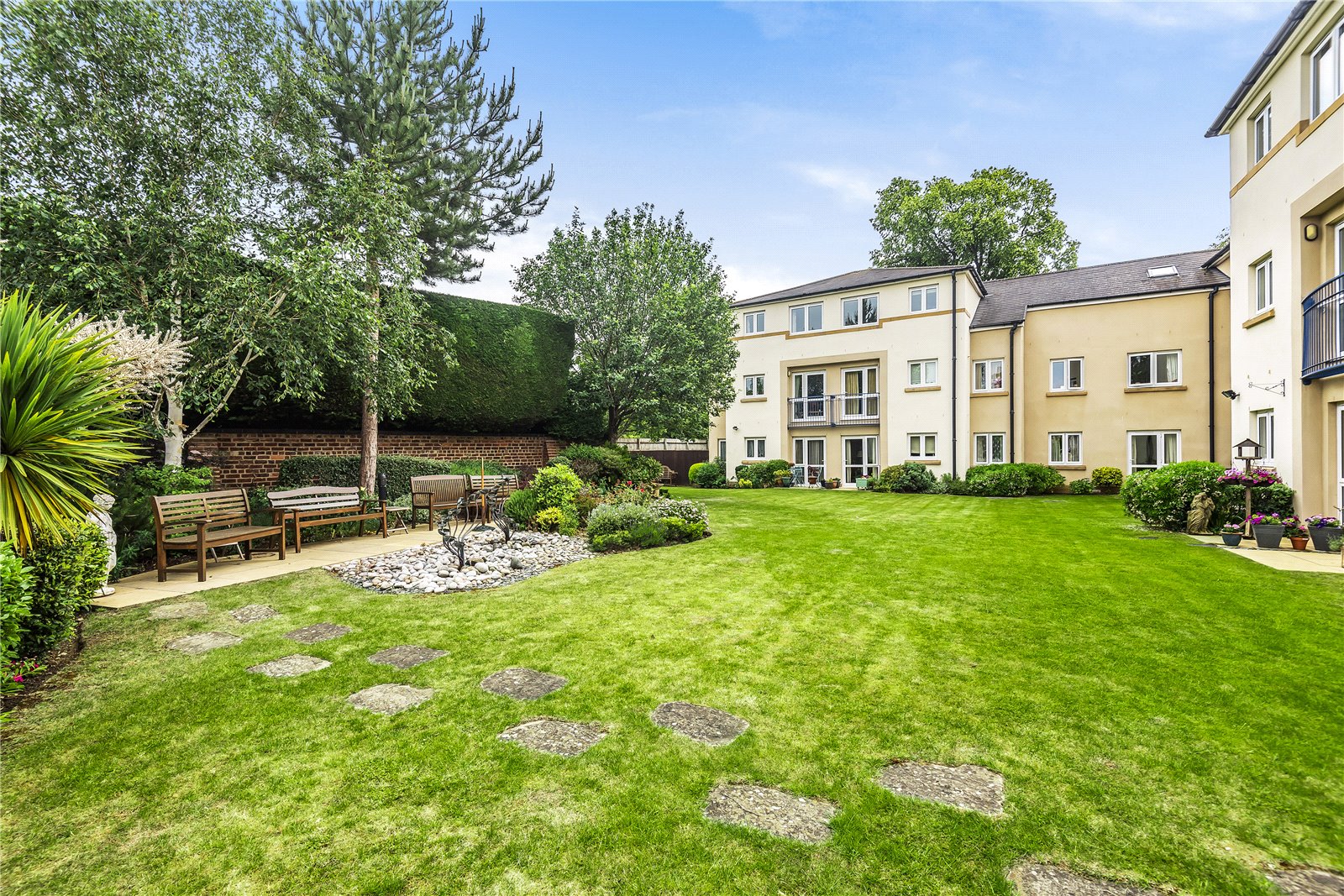 cj-hole-cheltenham-2-bedroom-flat-for-sale-in-lefroy-court-talbot-road