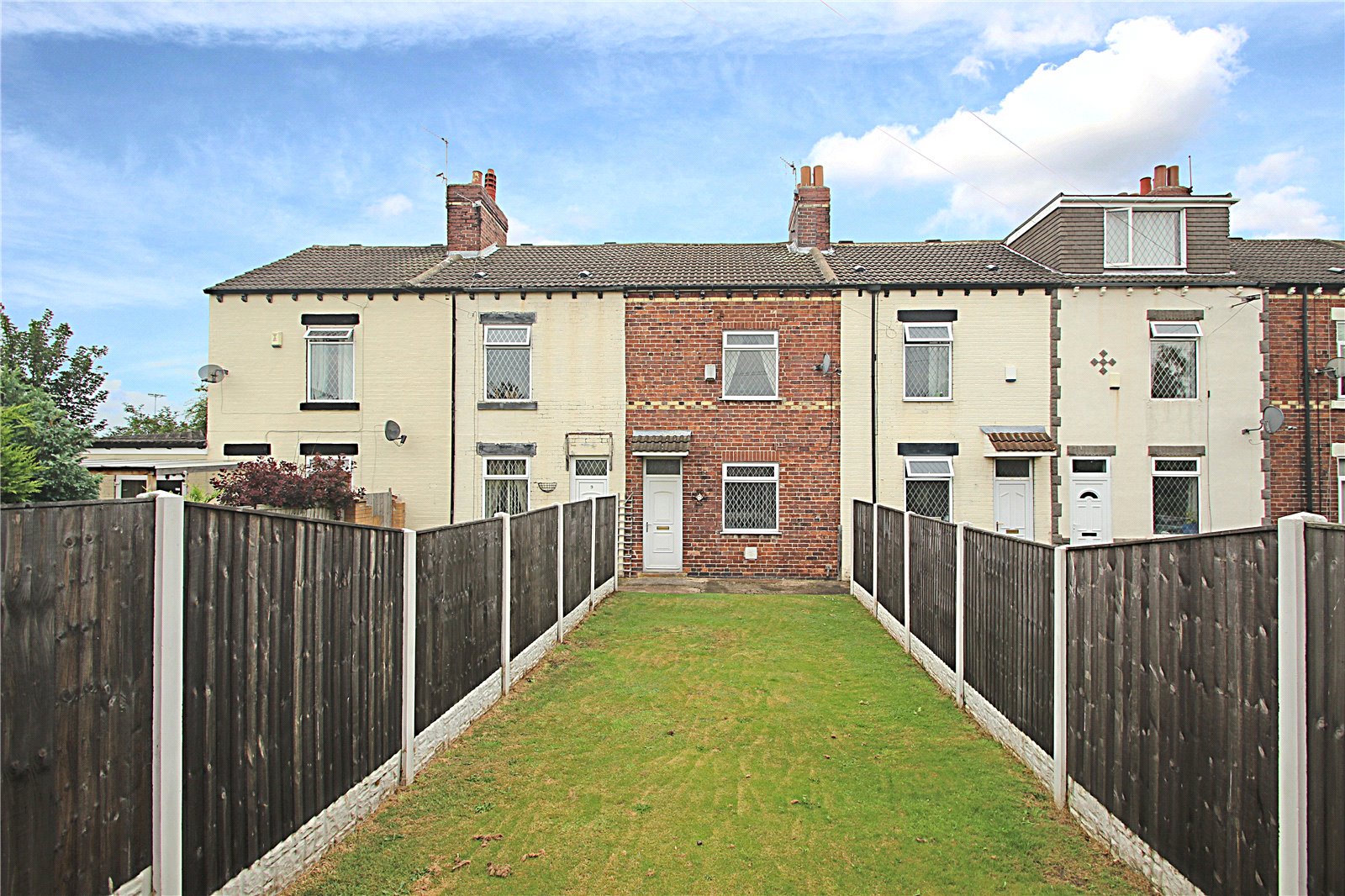 Whitegates Hemsworth 3 bedroom House SSTC in Longsight Terrace, Kinsley