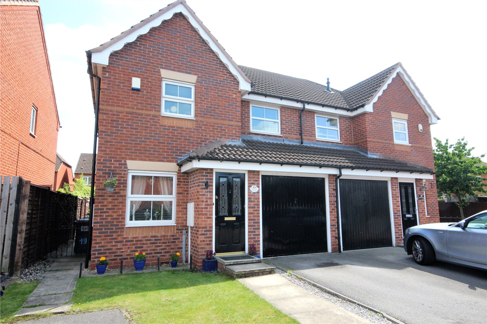 Whitegates Barnsley 3 bedroom House SSTC in Brettas Park, Monk Bretton, Barnsley