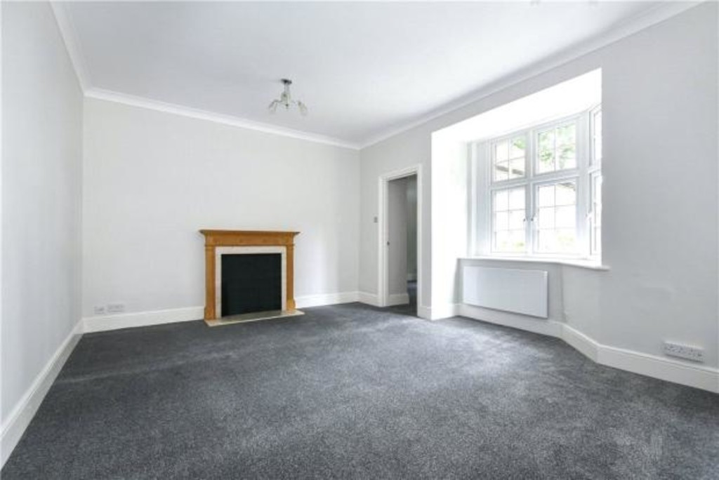 Martin Co Camberley 1 Bedroom Ground Floor Flat To Let In