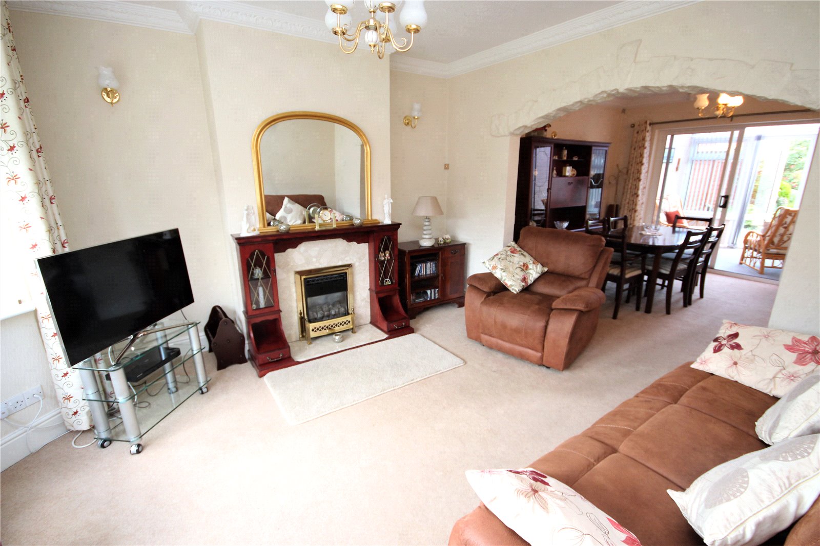 Whitegates Barnsley 3 bedroom House SSTC in Dodworth Road, Barnsley