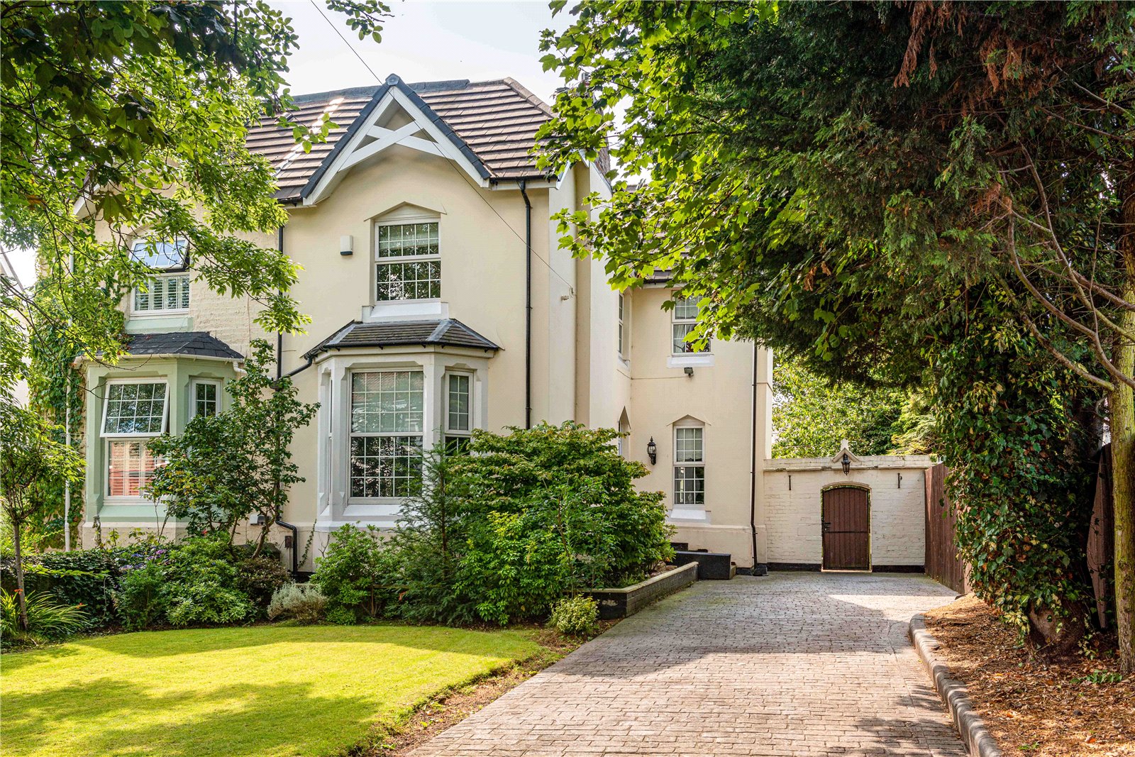 Whitegates Walton Vale 6 bedroom House SSTC in Higher Lane, Fazakerley