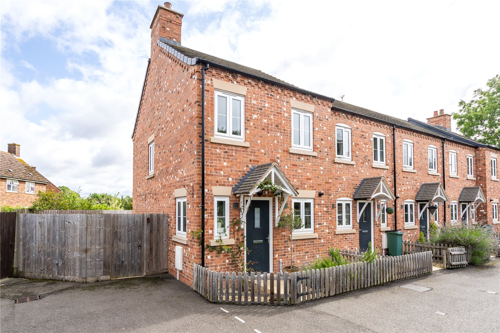 Whitegates Broughton Astley 2 bedroom House SSTC in Rose Close, Cosby