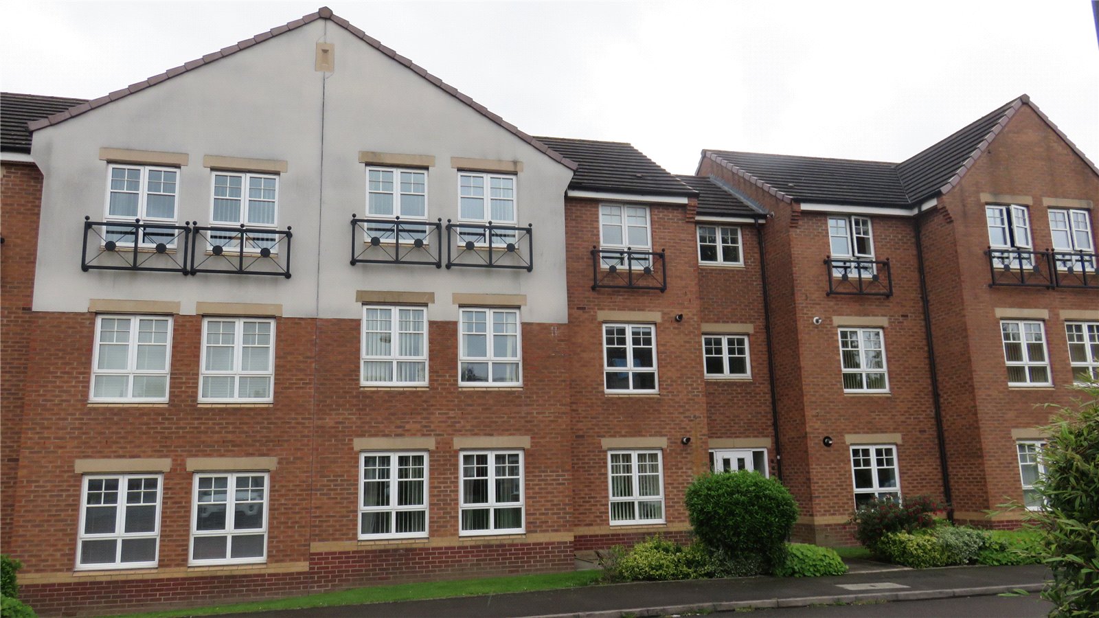 Whitegates Wolverhampton 2 bedroom Flat For Sale in Yale Road