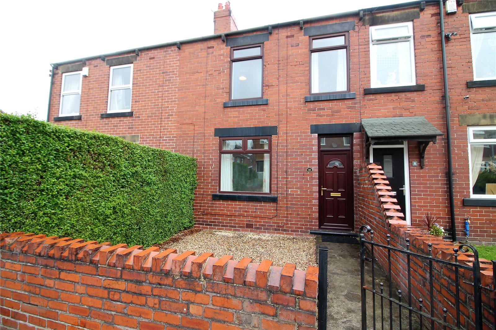 Whitegates Barnsley 3 bedroom House SSTC in Hedge Lane, Darton