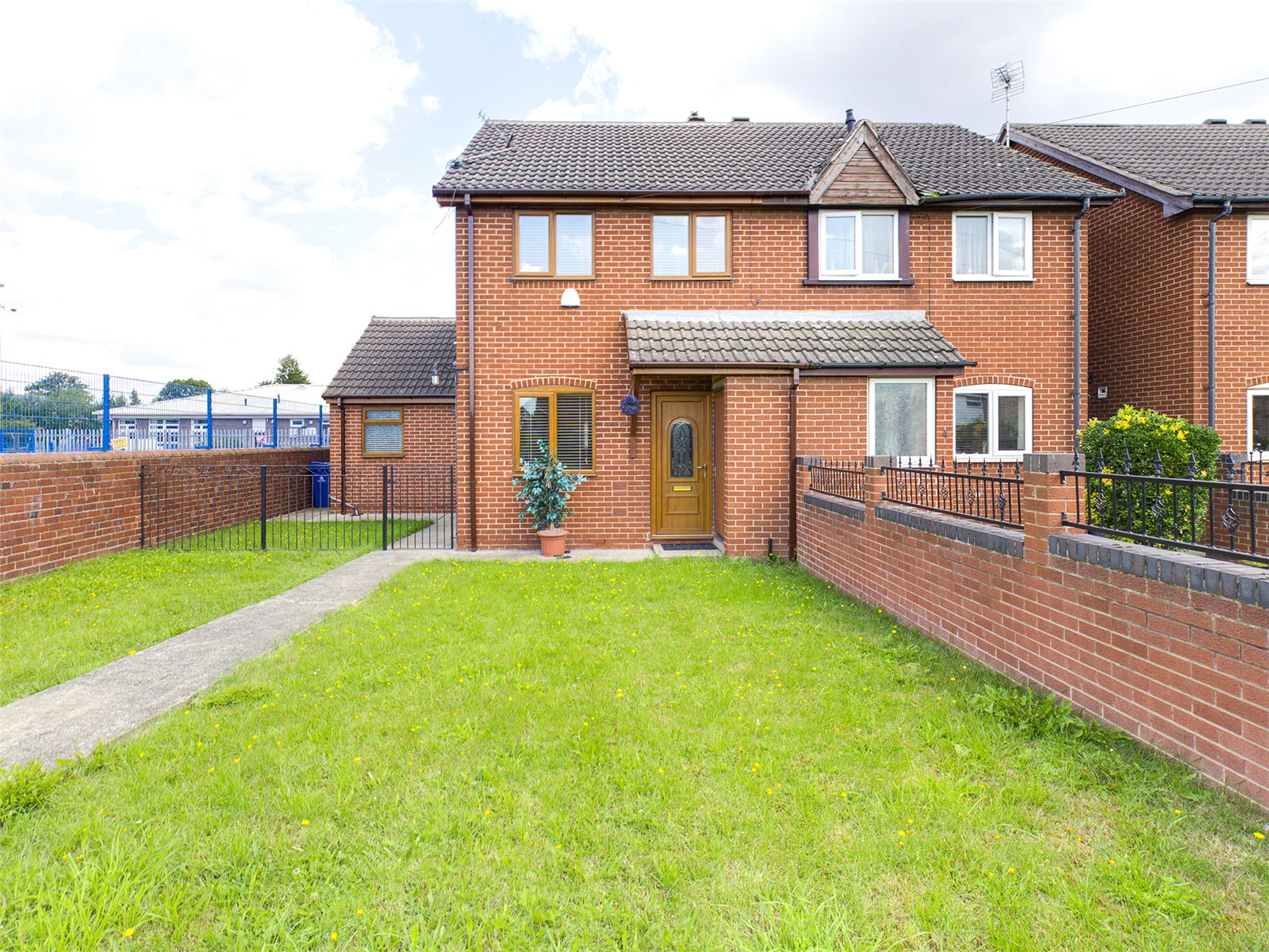 Whitegates Doncaster 4 bedroom House SSTC in Cavendish Terrace, Toll