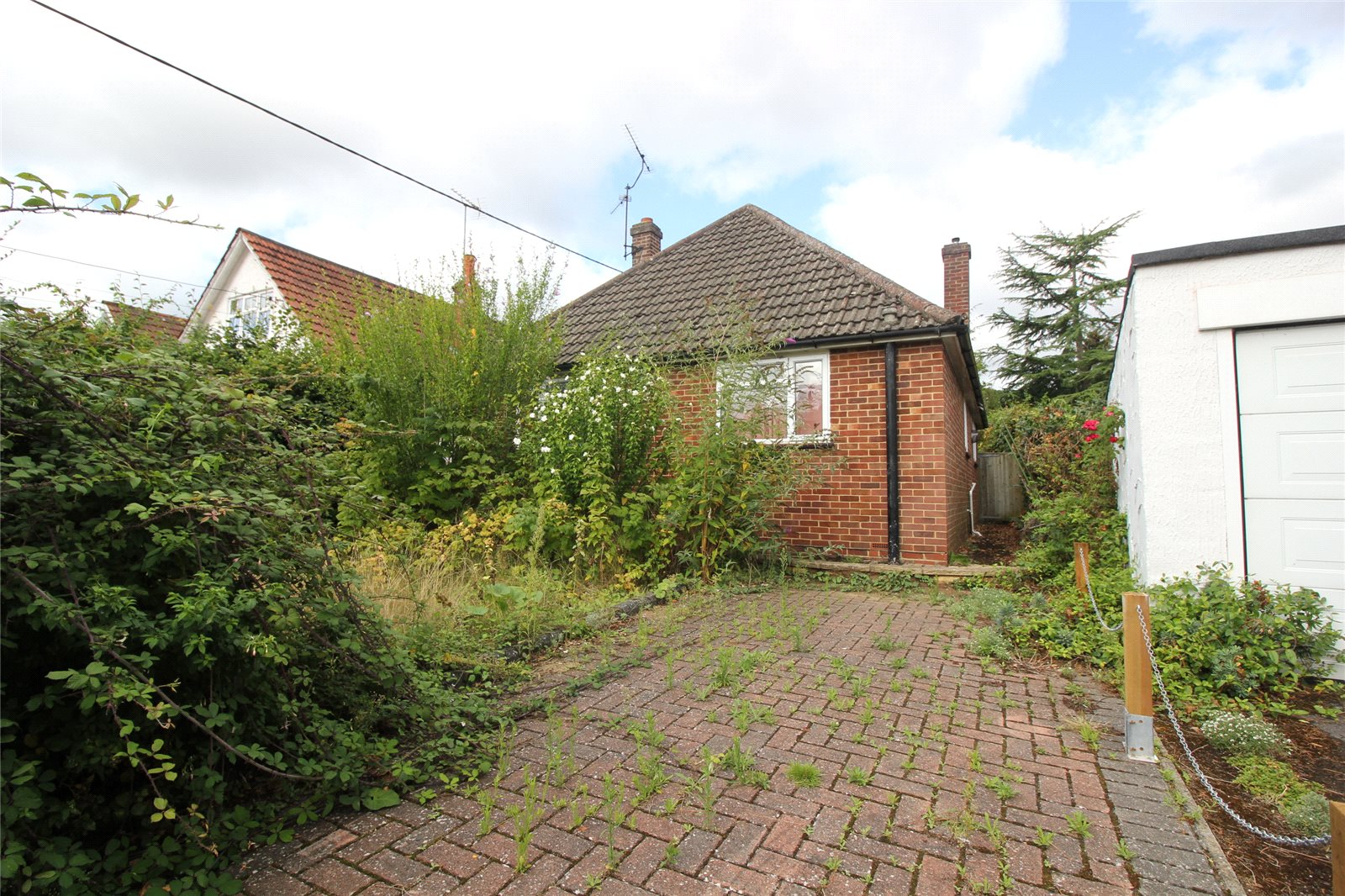Parkers Woodley 2 bedroom Bungalow For Sale in Colemans Moor Road, Woodley, Reading
