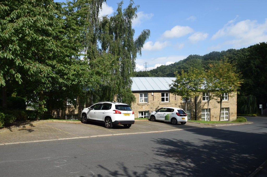 Martin & Co Thackley 2 bedroom Flat SSTC in Brackendale Mews, Thackley
