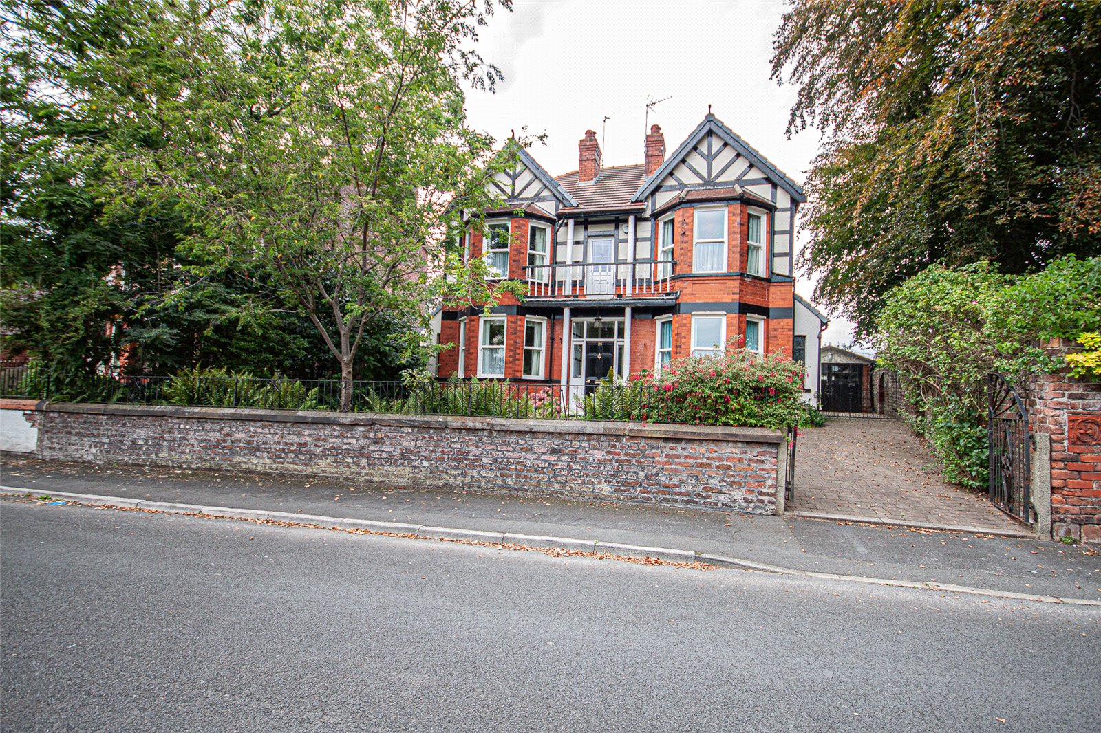 Whitegates Bootle 5 bedroom House SSTC in Litherland Park, Litherland