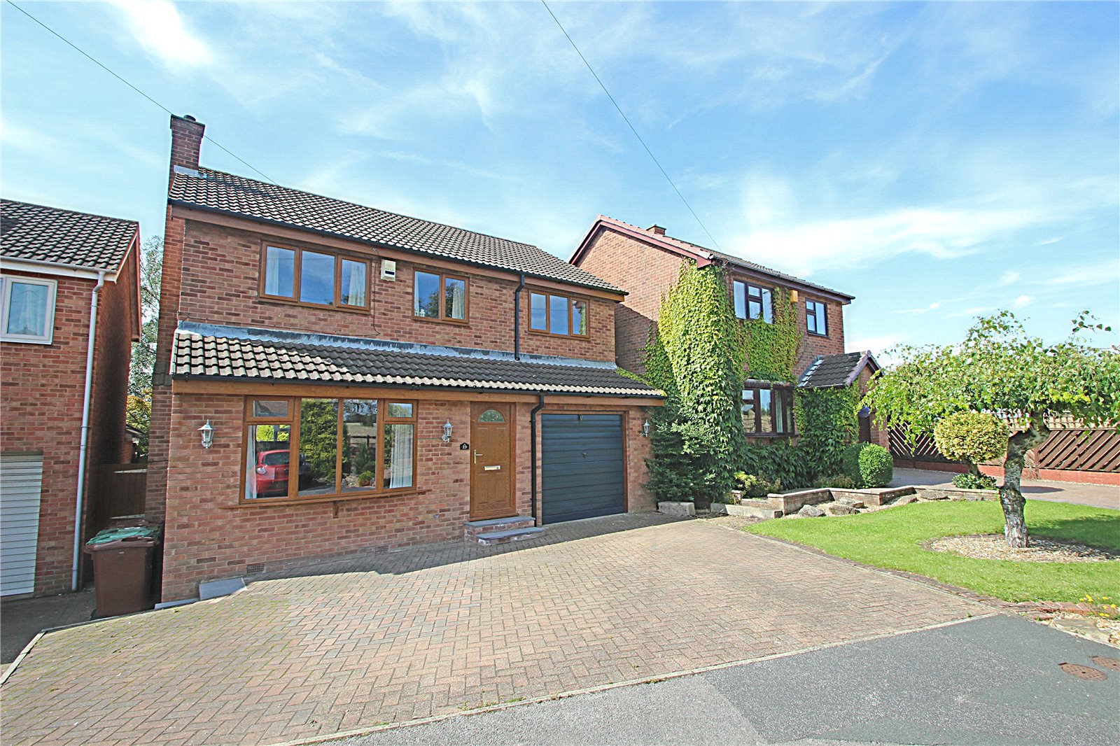 Whitegates Hemsworth 4 bedroom House SSTC in Anston Drive, South Elmsall, Pontefract