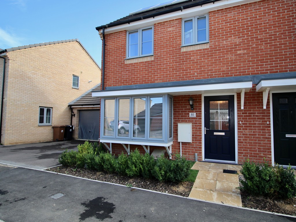 Whitegates Stamford 3 bedroom SemiDetached House Let in Merlin Road