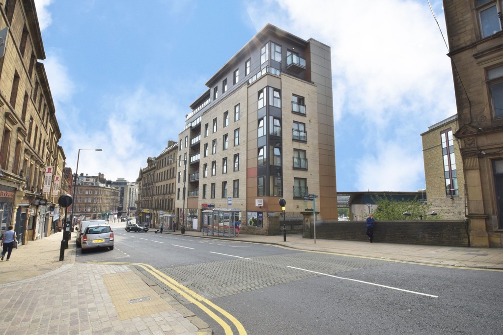 Martin & Co Thackley 2 bedroom Flat For Sale in The Empress, Sunbridge