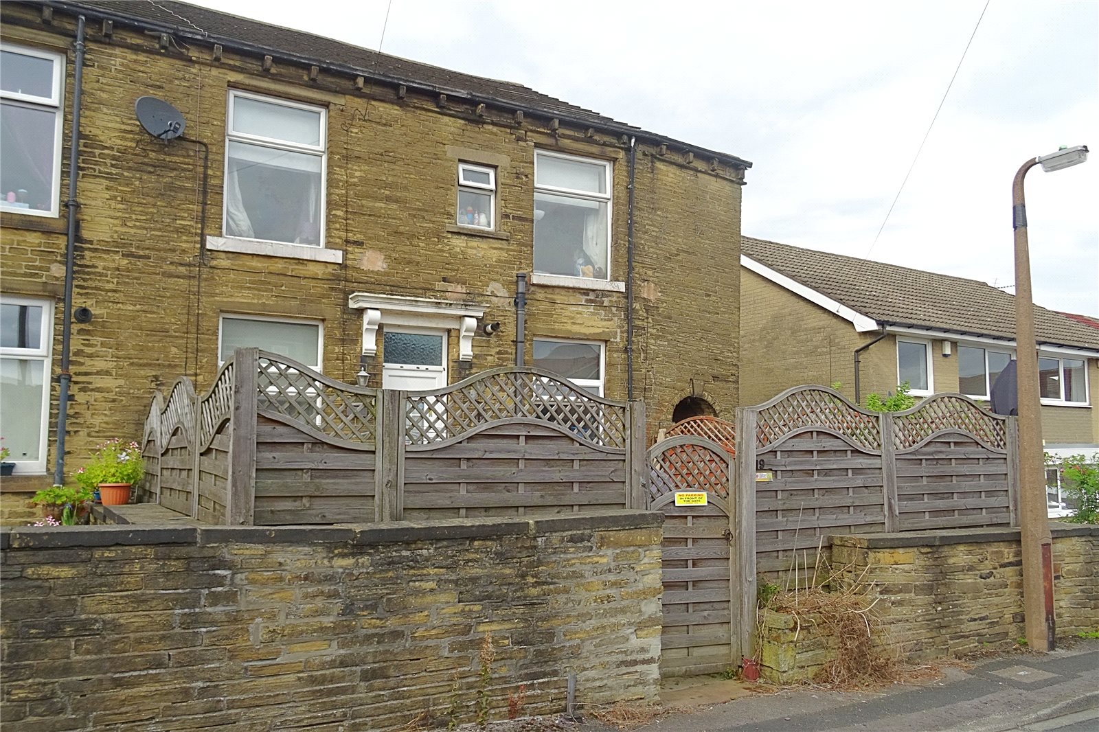 Whitegates Bradford 2 bedroom House For Sale in Crestville Terrace