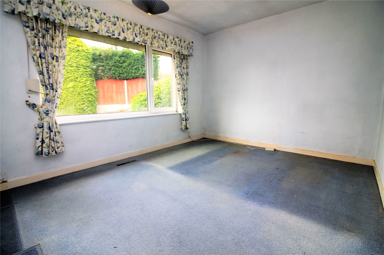 Whitegates Barnsley 3 bedroom Bungalow SSTC in Carrs Lane, Cudworth