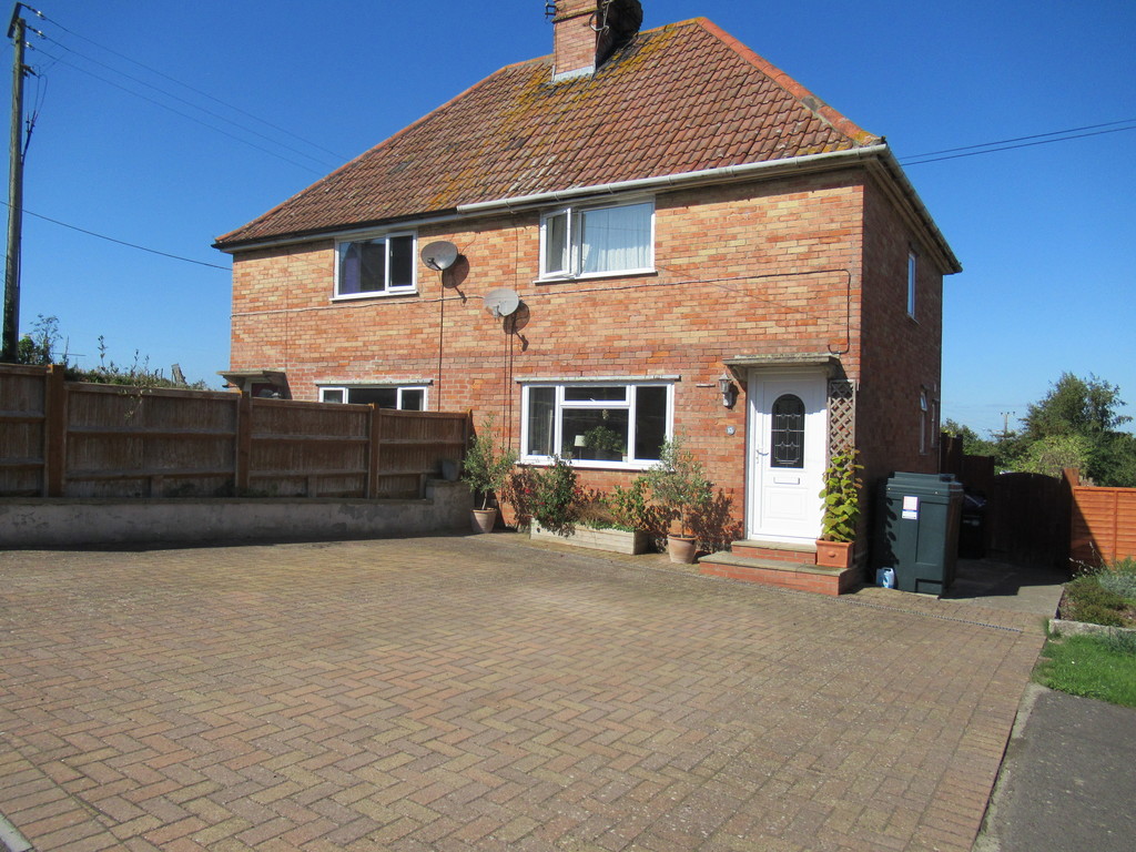 Martin & Co Yeovil 3 bedroom SemiDetached House Let in Layne Terrace