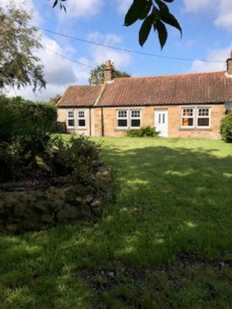 Martin & Co Kirkcaldy 3 bedroom Cottage Let in South Park Cottages