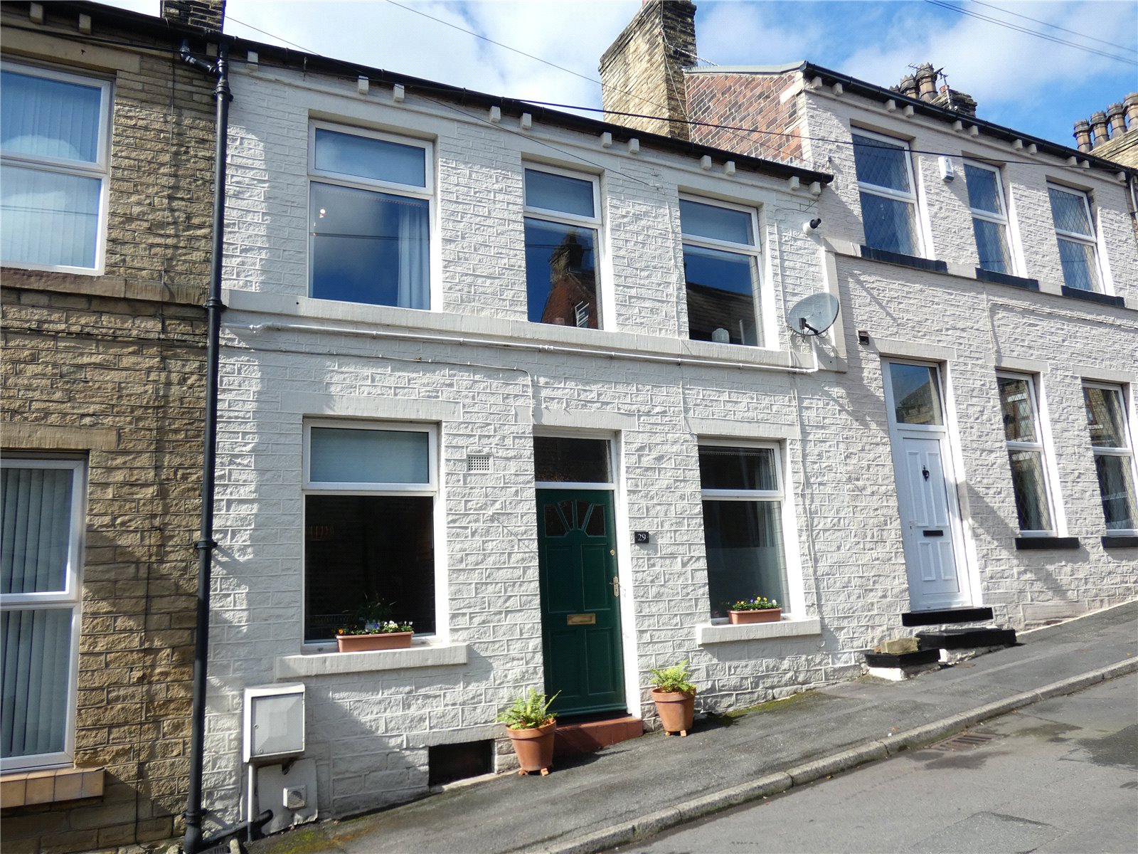Whitegates Cleckheaton 3 bedroom House SSTC in Sykes Street, Cleckheaton