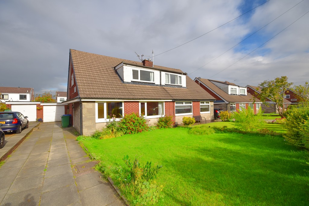 Martin & Co Rochdale 4 bedroom SemiDetached Bungalow Let in Watling