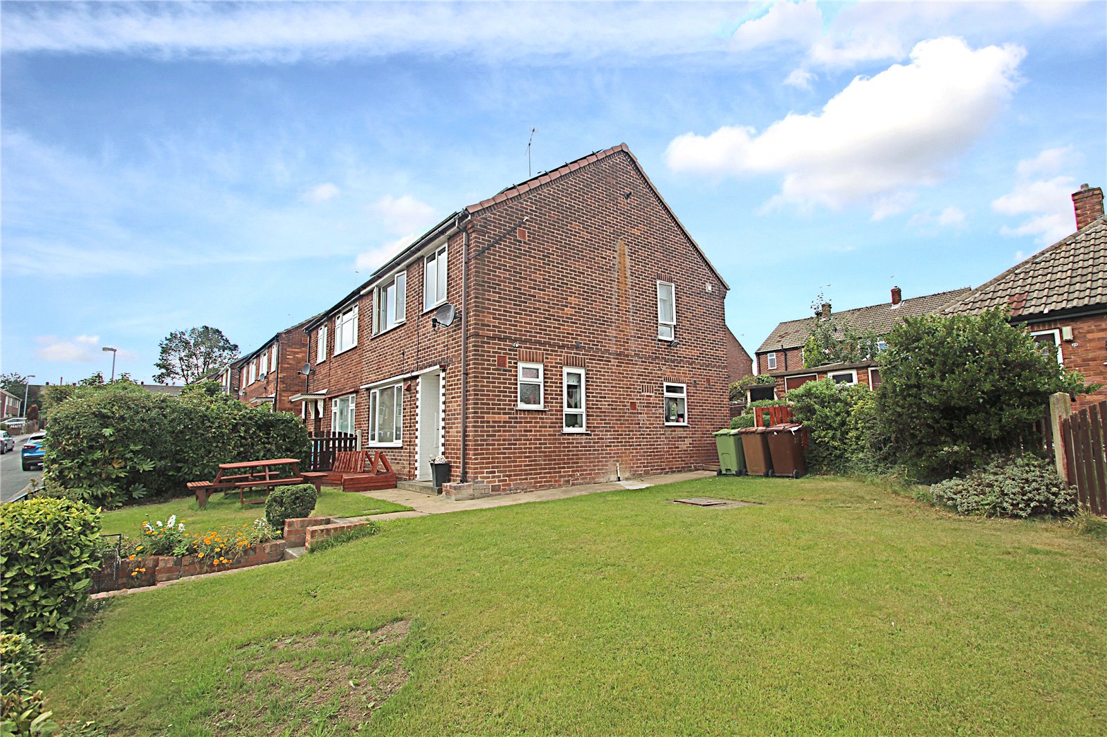 Whitegates Hemsworth 3 bedroom House SSTC in Craven Road, Hemsworth