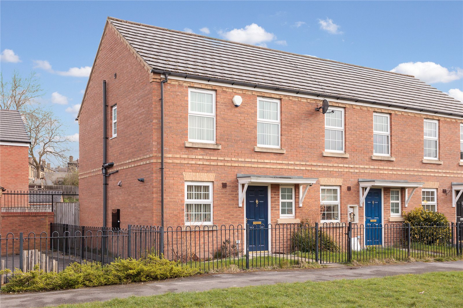 Whitegates Dewsbury 2 bedroom House SSTC in Mallard Close, Heckmondwike