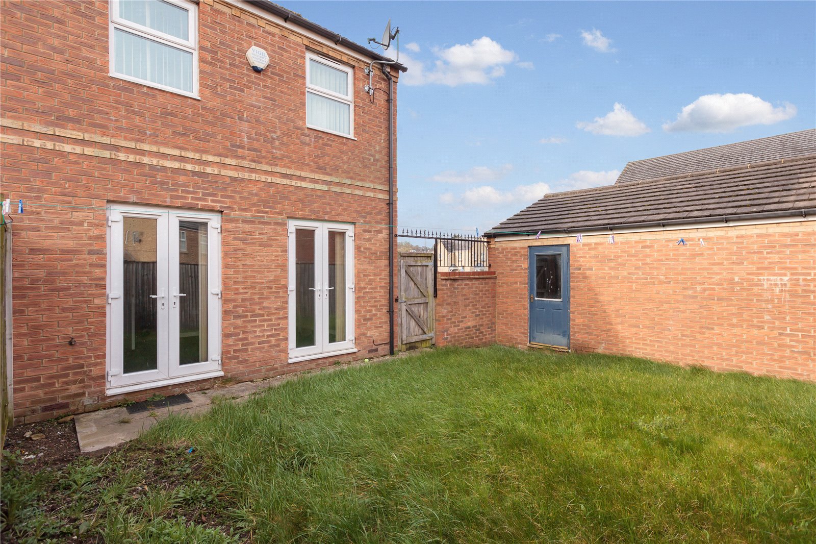 Whitegates Dewsbury 2 bedroom House SSTC in Mallard Close, Heckmondwike