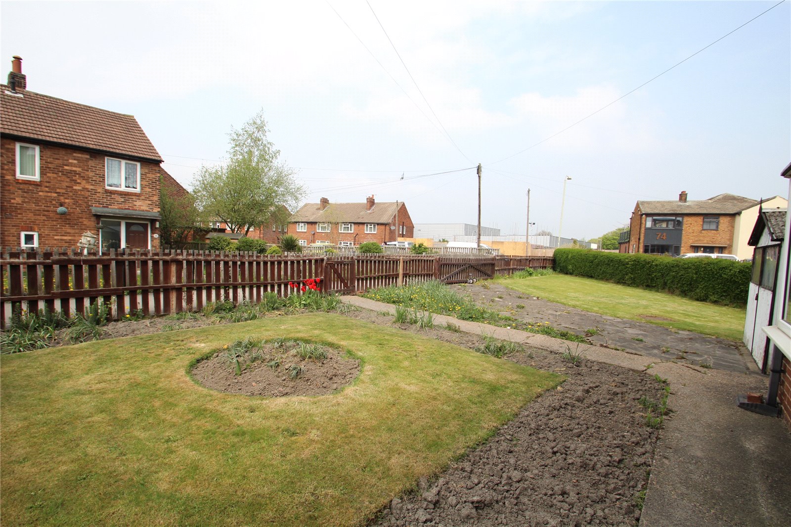 Whitegates Pontefract 3 bedroom House SSTC in Priory Road, Featherstone