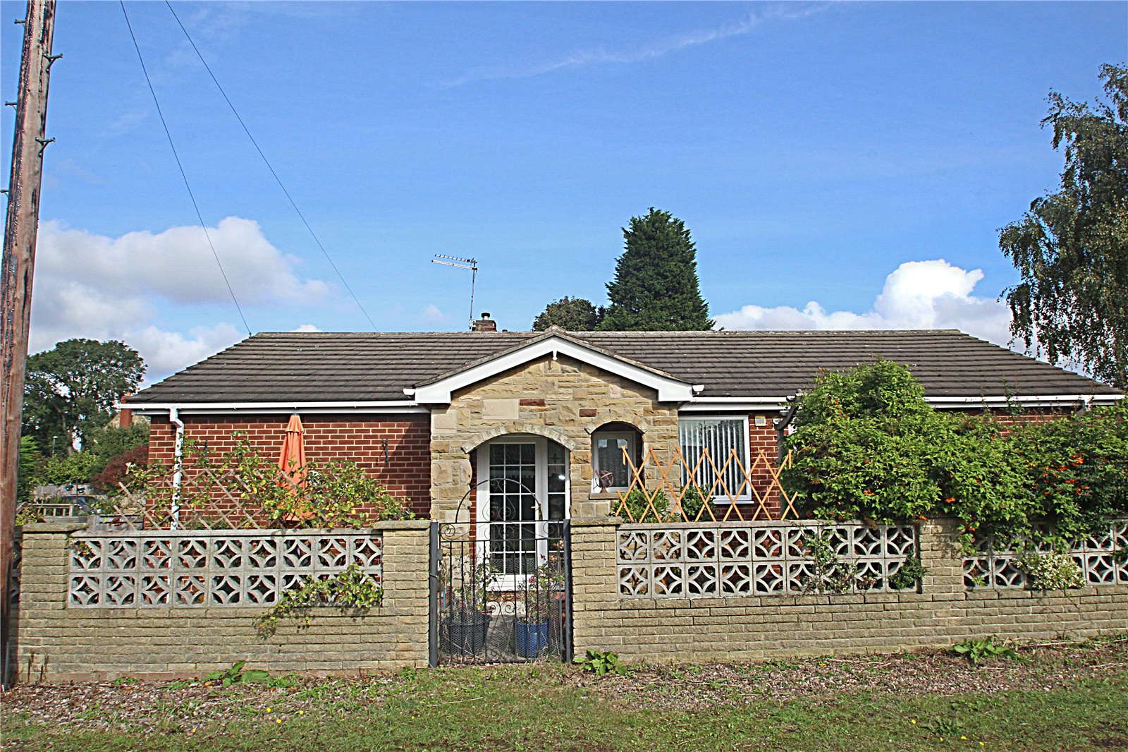 Whitegates Hemsworth 3 bedroom Bungalow For Sale in Royles Close, South