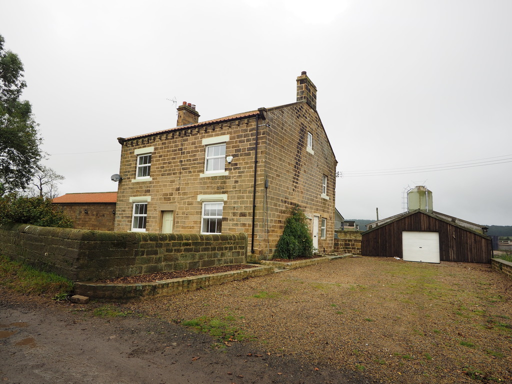 Martin & Co Guisborough 3 bedroom Detached House Let in Old
