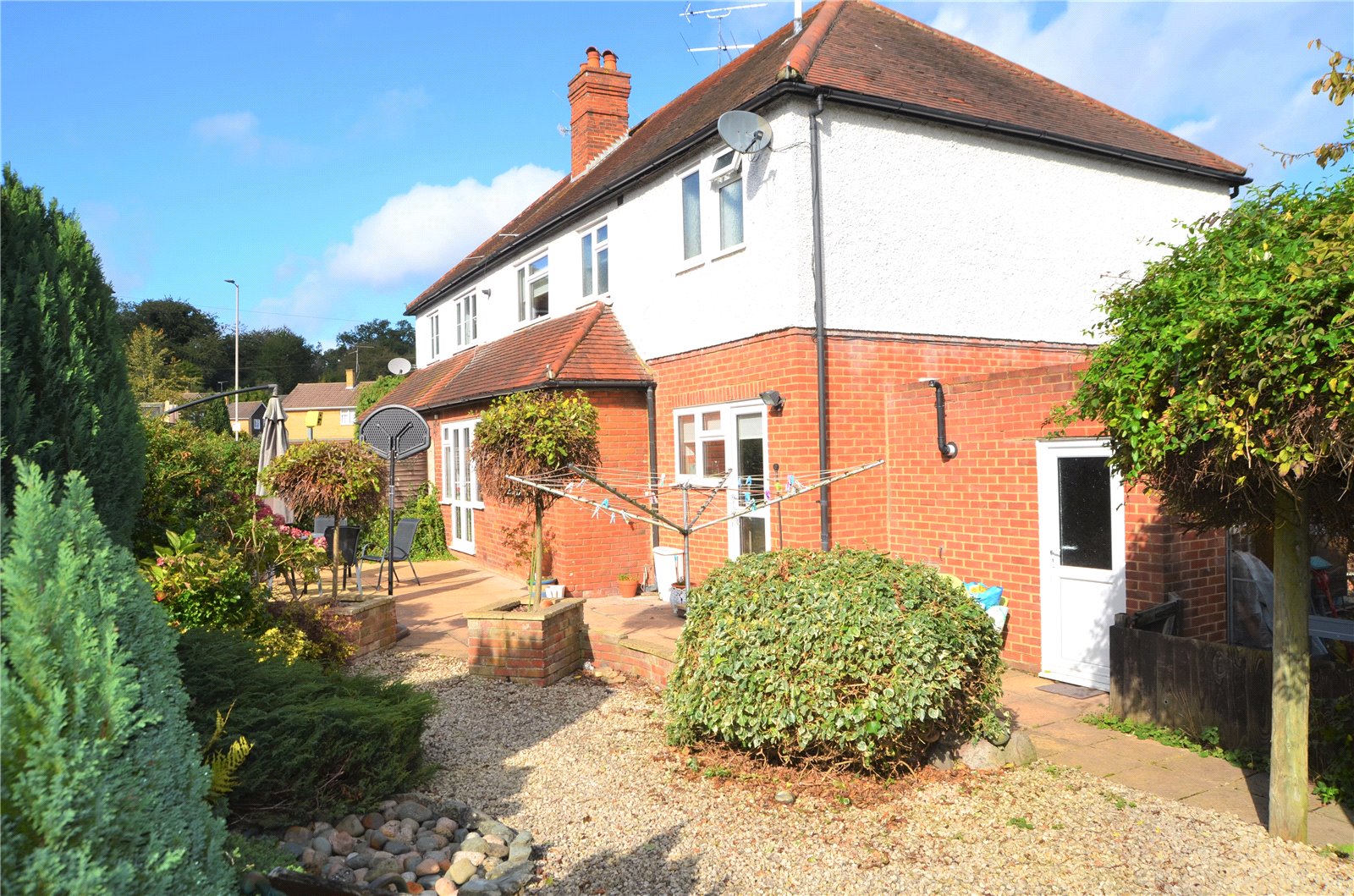 Parkers Tilehurst 4 bedroom House SSTC in Norcot Road, Tilehurst, Reading