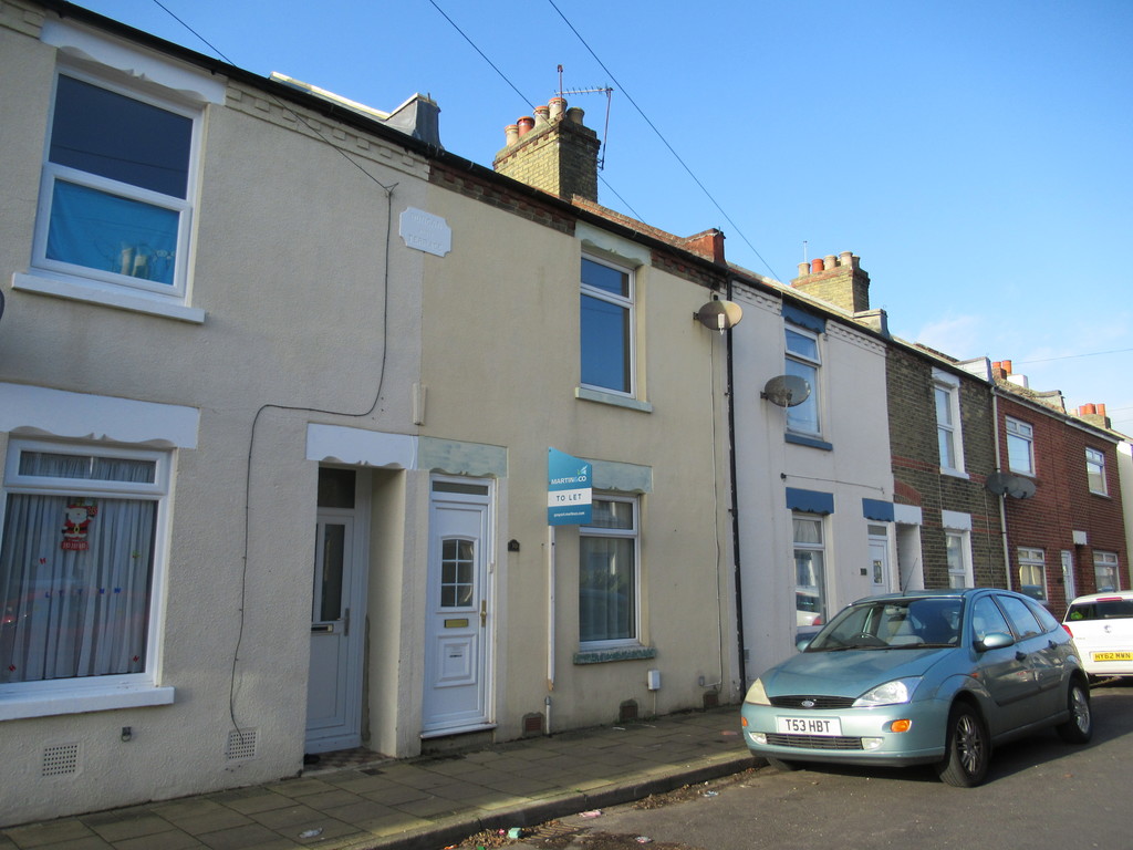 Martin & Co Gosport 2 bedroom Terraced House Let in Leonard Road, Gosport