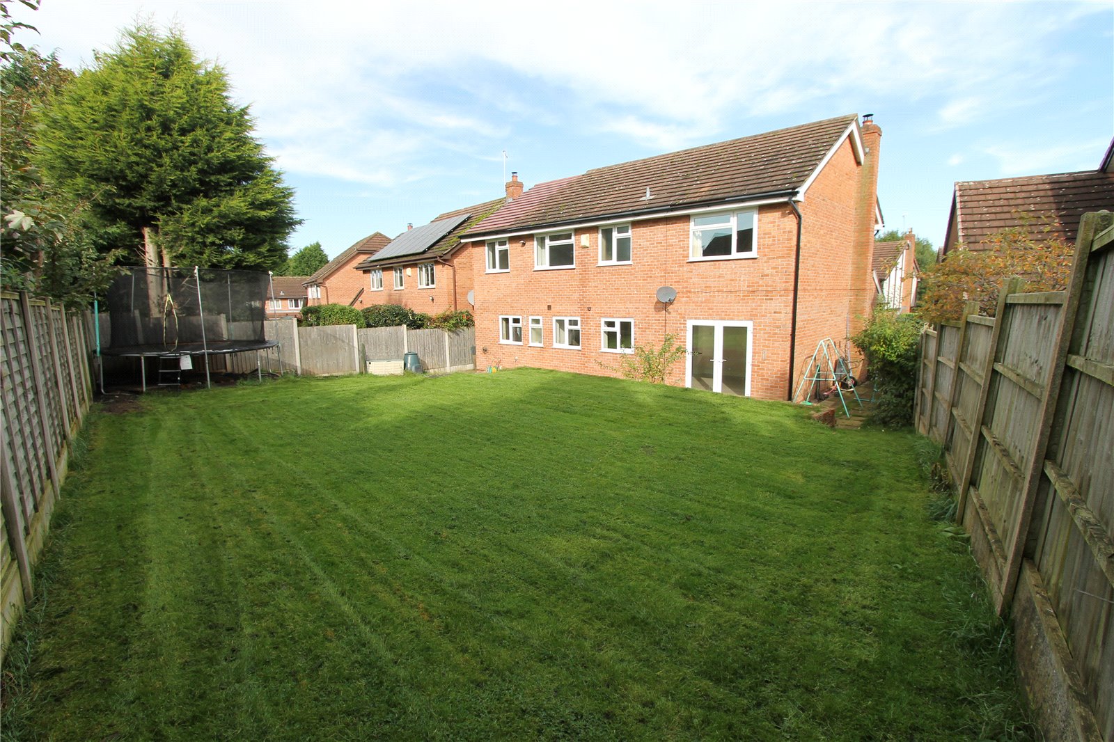 Whitegates Crewe 6 bedroom House For Sale in Arley Place, Wistaston, Crewe