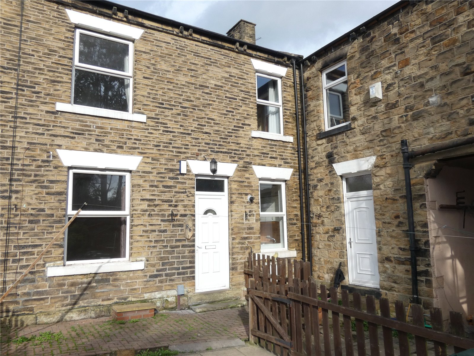Whitegates Cleckheaton 3 bedroom House SSTC in Wormald Street