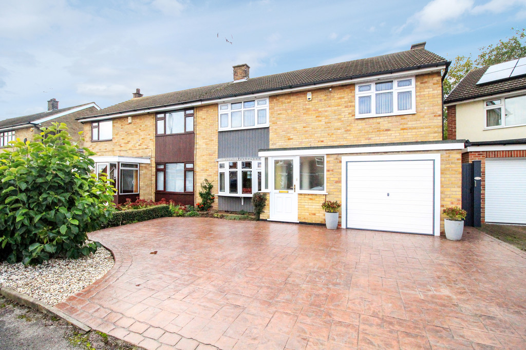 Martin & Co Hucknall 4 bedroom SemiDetached House Let in Birchdale