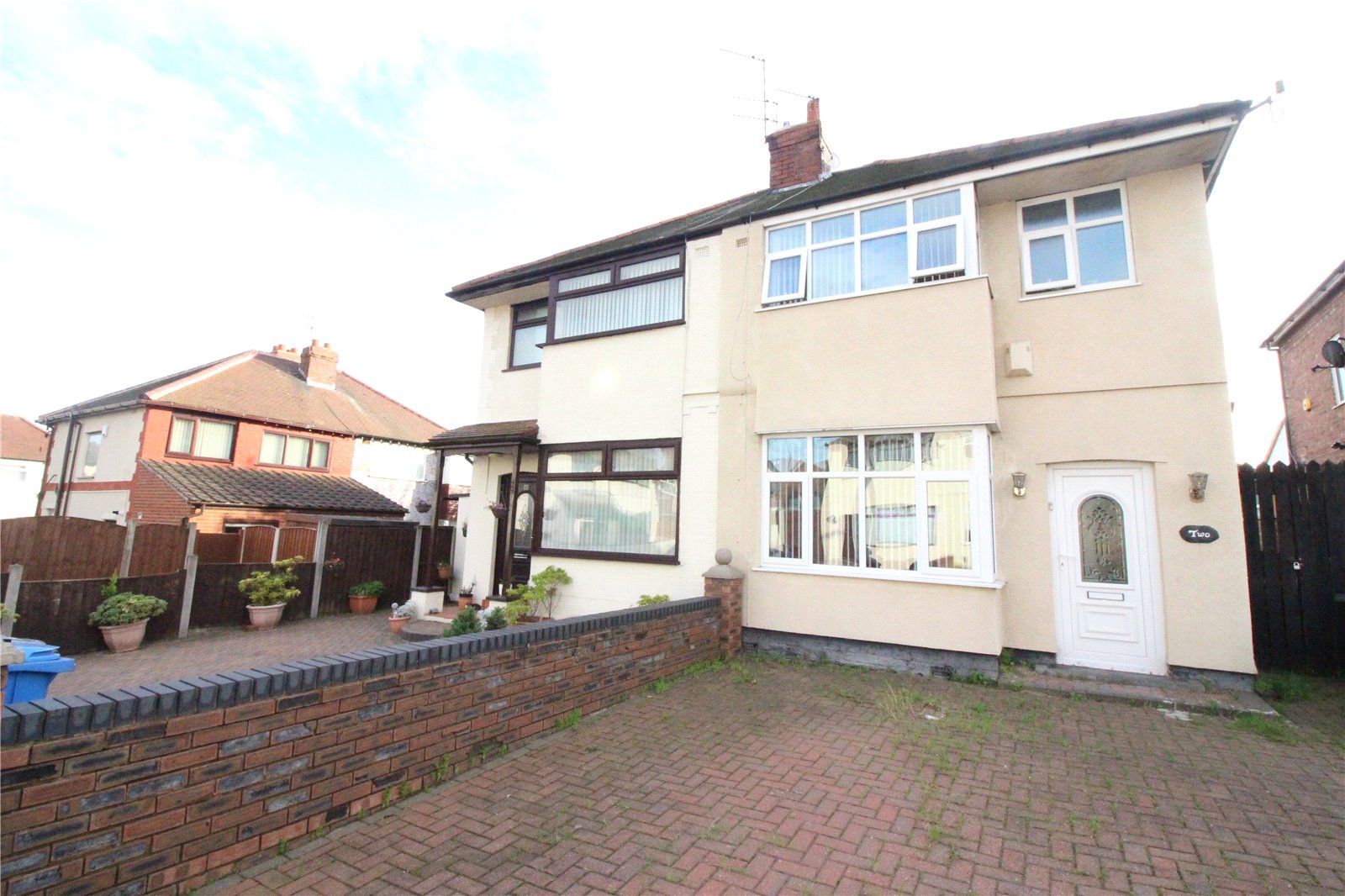 Whitegates Huyton 3 bedroom House For Sale in Greystone Crescent