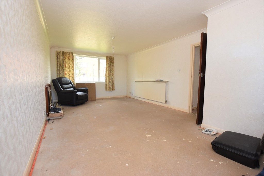 Martin & Co Hinckley 2 bedroom Apartment SSTC in Middlefield Court