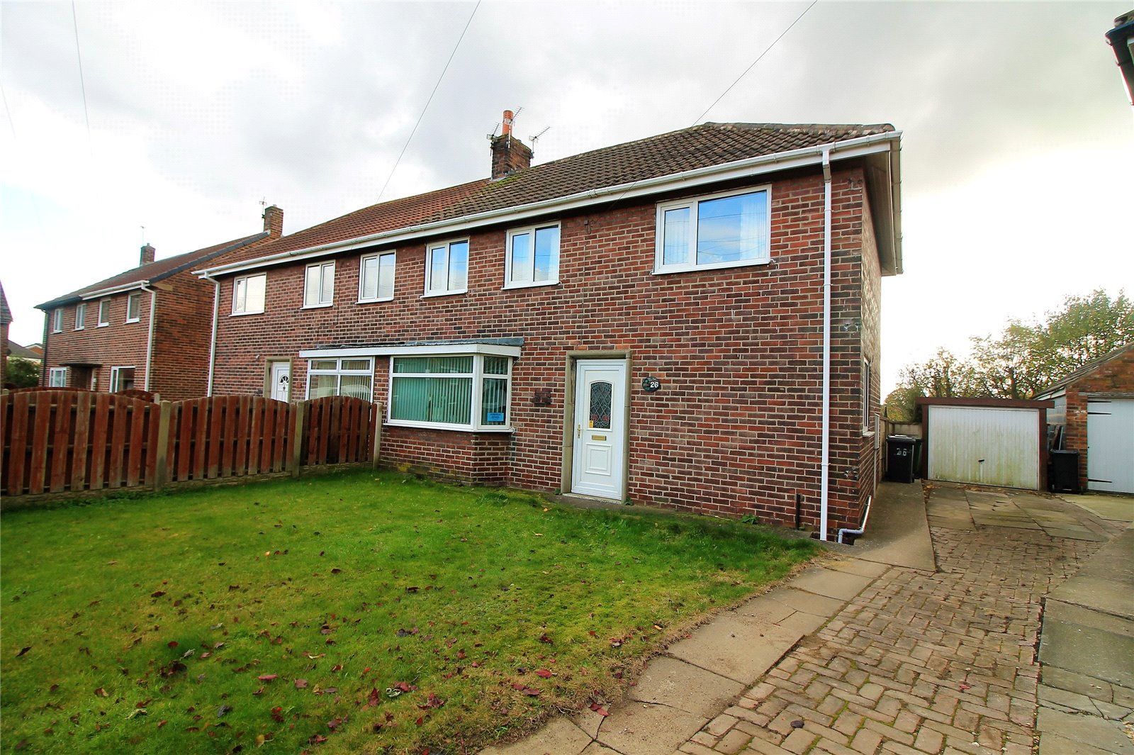 Whitegates Barnsley 3 bedroom House SSTC in Queens Drive, Dodworth