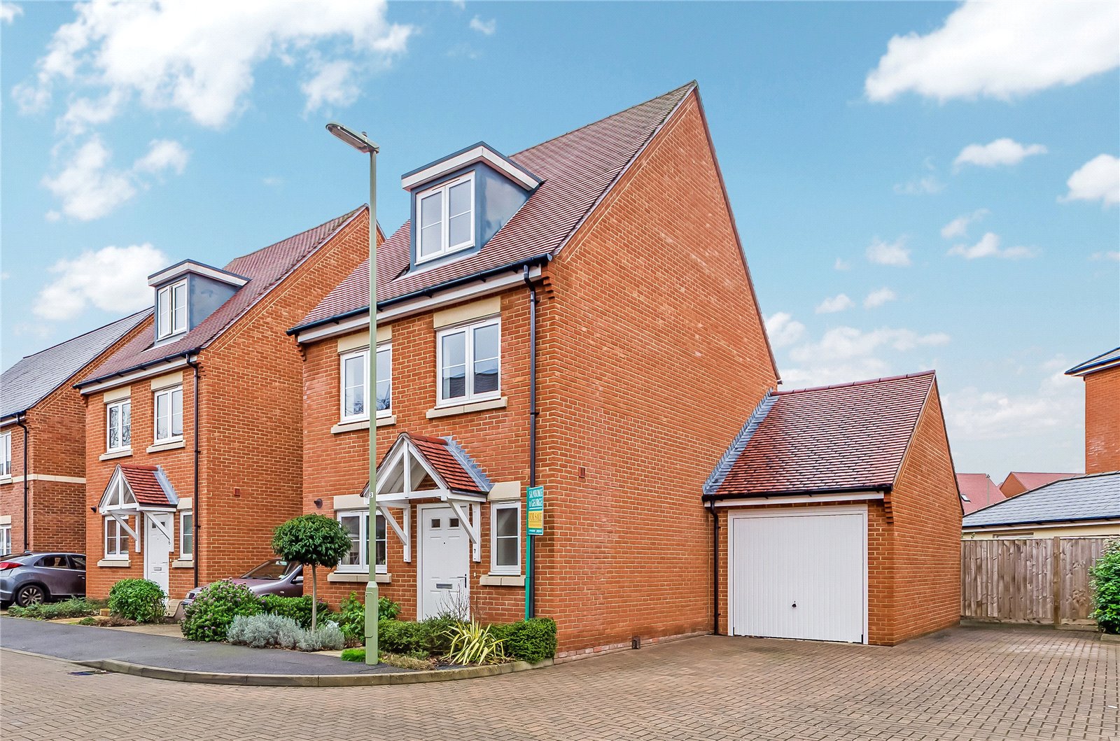 Parkers Tadley 3 bedroom House For Sale in Royal Gardens, Tadley, Hampshire