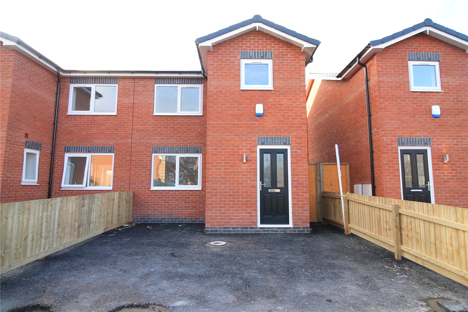Whitegates Walton Vale 3 bedroom House For Sale in Seeds Lane, Aintree