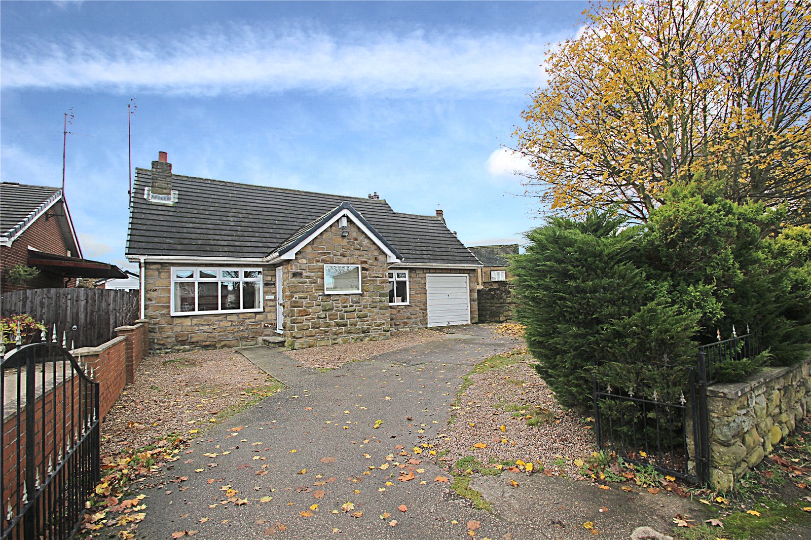 Whitegates Hemsworth 5 bedroom Bungalow For Sale in Common Road
