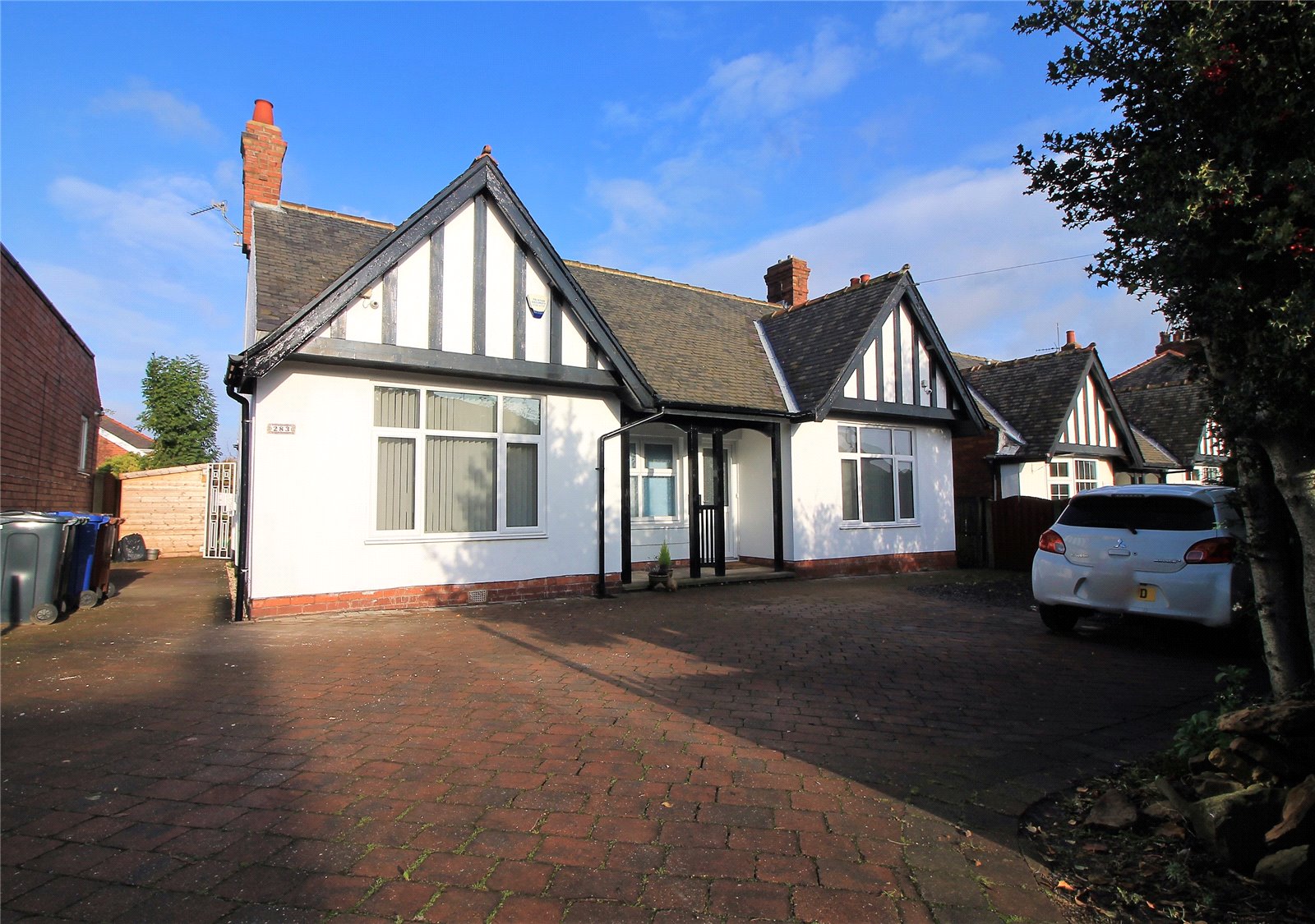 Whitegates Barnsley 3 bedroom Bungalow SSTC in Dodworth Road, Barnsley