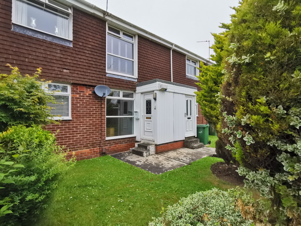 Martin & Co Sunderland 2 bedroom Ground Floor Flat SSTC in Manston